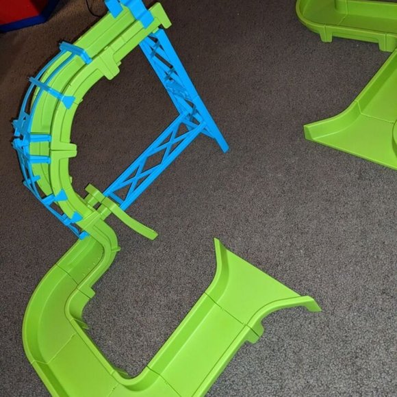 Power Treads Hyperdrive Zipline Car Set – Race Track Set Vehicle and 60+ Pieces - Picture 3 of 6